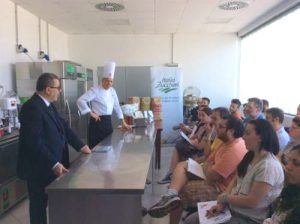 laboratorio per dimostrazioni e corsi con Maestro, sig. Padovani, e Clienti